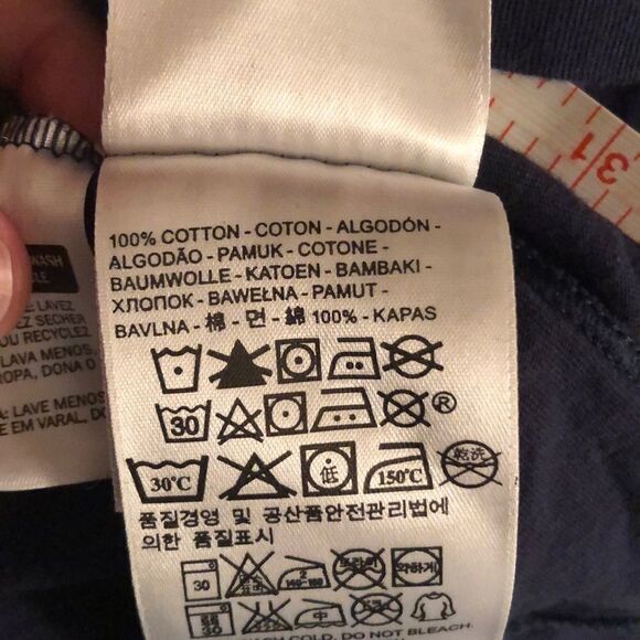 LEVI’S L Navy Distressed Stars Style Tee - Picture 6 of 7